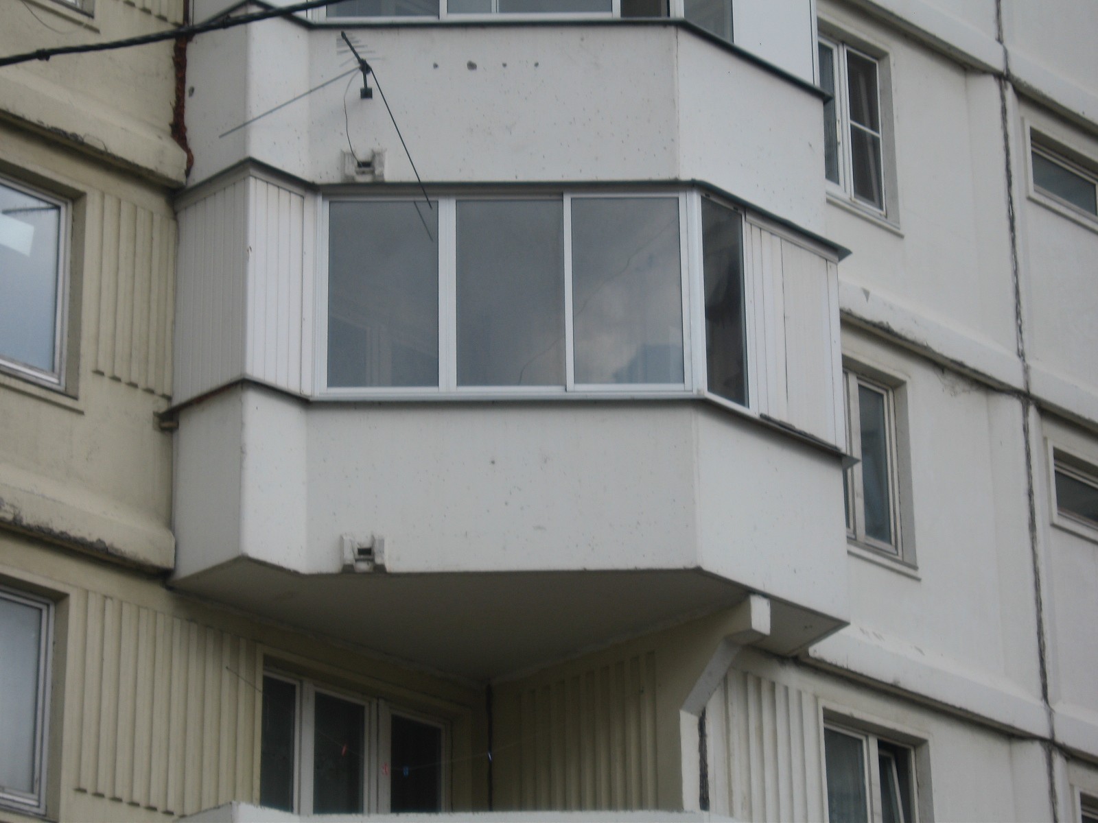Остекление балкона в доме серии ПД-4